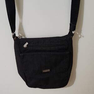 Baggallini Black Lightweight Crossbody Messenger Bag